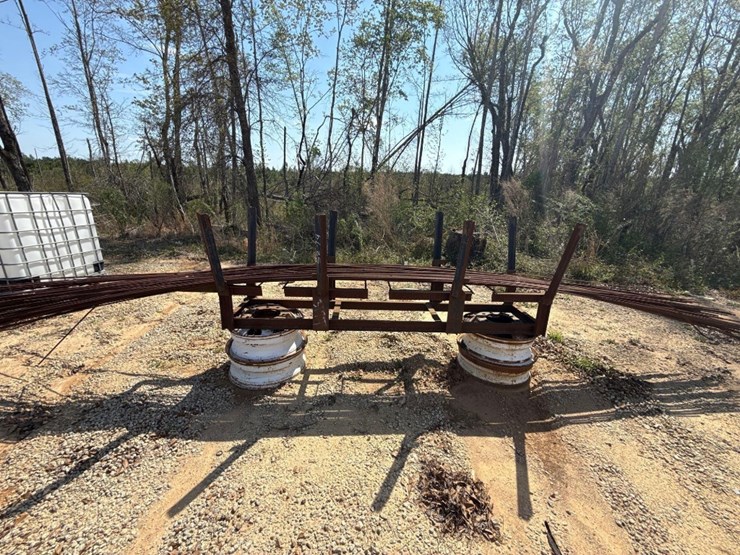 5279---metal-rack-&-69-pc-3/8"-rebar-image-1