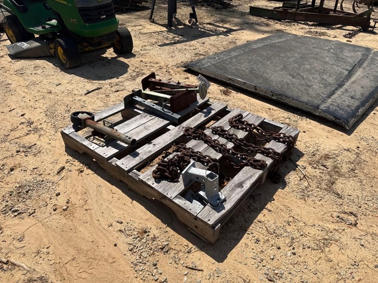 5242---pallet-misc-jacks,-chains-image-2