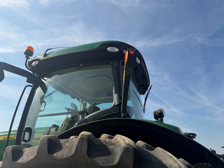 2017-john-deere-8320r-image-24