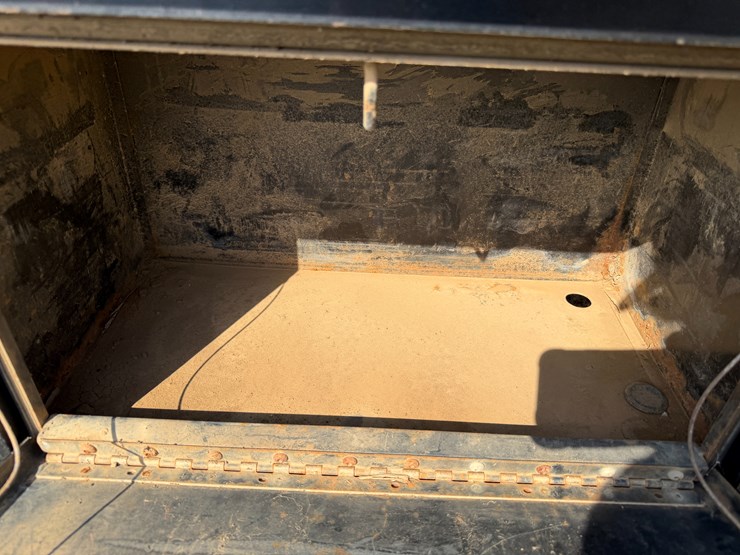 2010-ford-f350-image-33