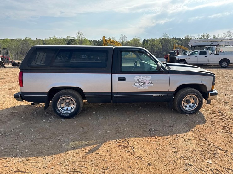 1994-cheverolt-1500-single-cab-pickup-truck-w/truck-topper-image-6