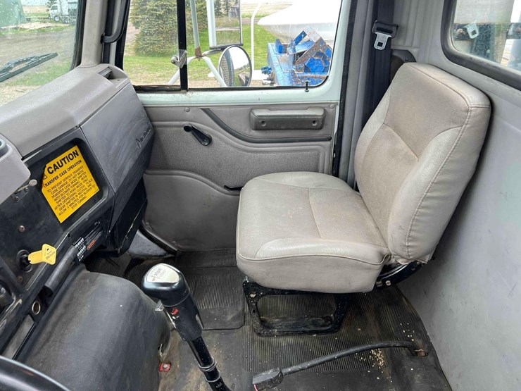 1999-international-2674-image-12