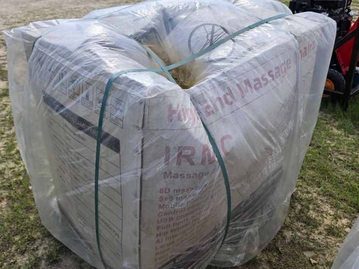 --absolute---new---high-end-massage-chair-image-3