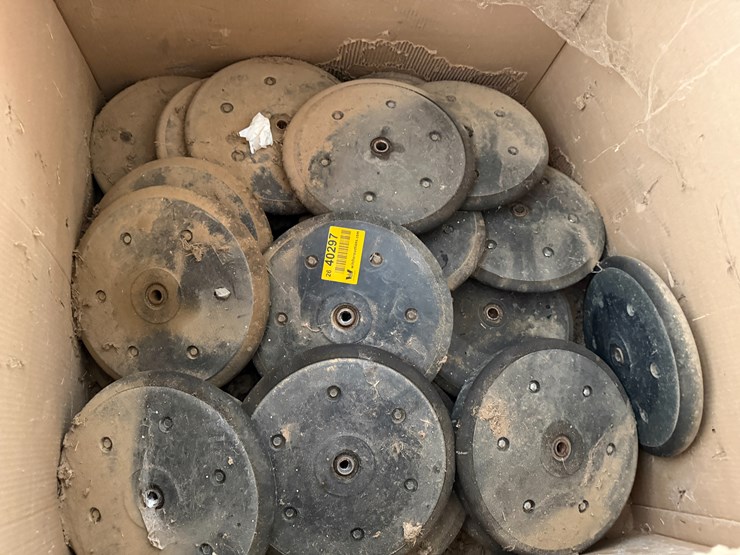 #40297-•-lot-of-john-deere-planter-closing-wheels-image-1