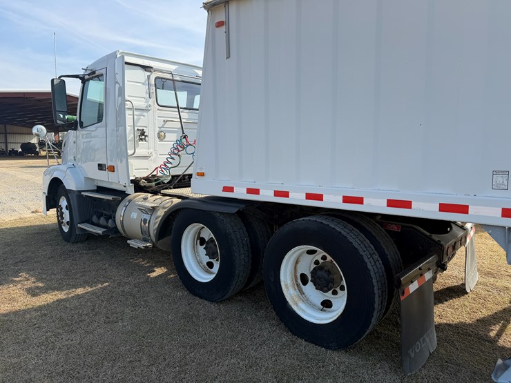 #40279-•-2007-volvo-vnl-t/a-daycab-truck-tractor-vin:-4v4nc9gg97n446542-image-4
