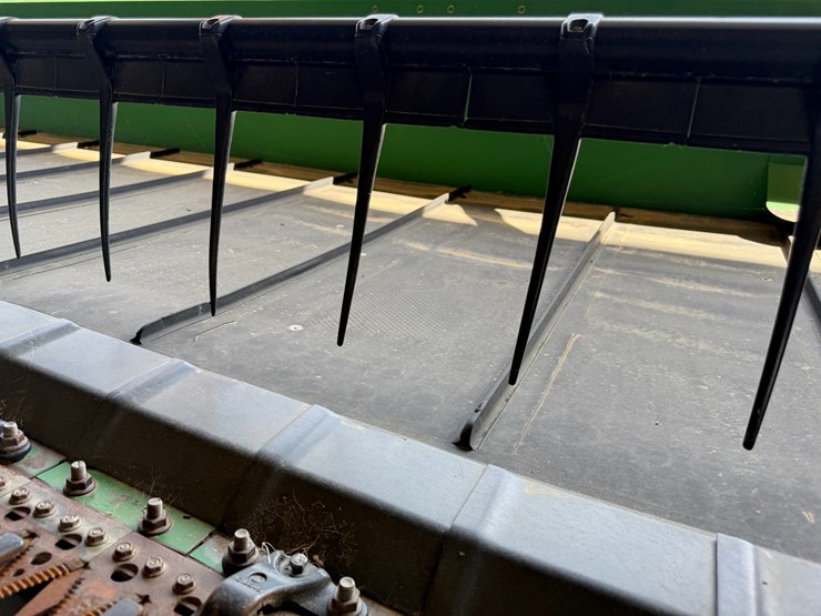 2014-john-deere-30-image-36