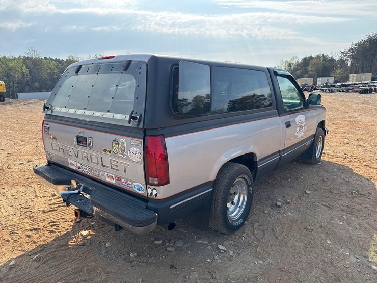 1994-cheverolt-1500-single-cab-pickup-truck-w/truck-topper-image-5