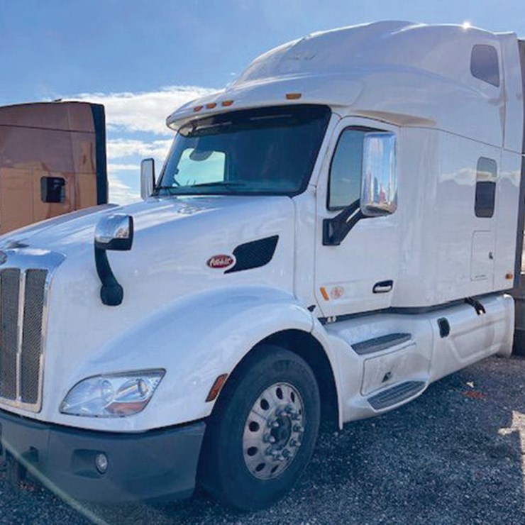 2022 PETERBILT 579