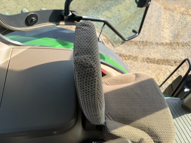 2017-john-deere-8320r-image-62