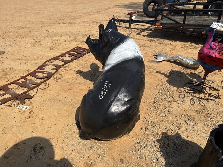 5272---absolute---metal-hog-statue-image-3