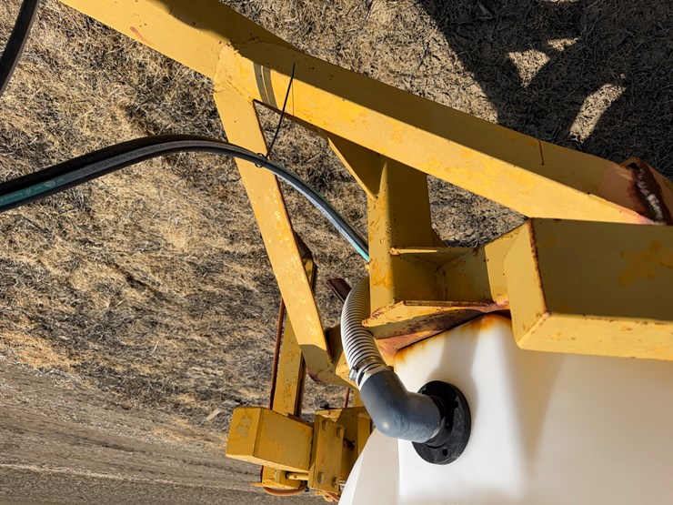 #40307-•-kbh-12-row-24"-500gal-knife-applicator-image-31