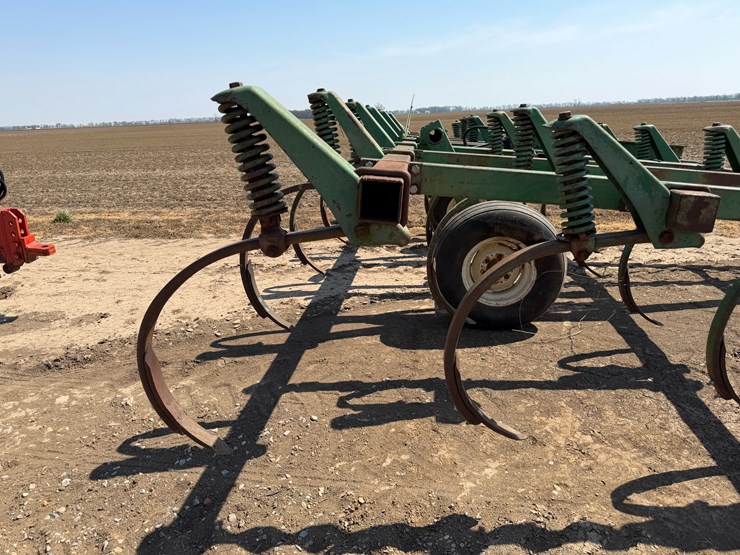 #40325-•-20'-chisel-plow-image-49