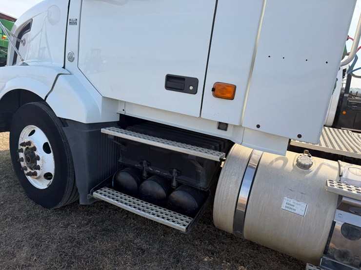 #40279-•-2007-volvo-vnl-t/a-daycab-truck-tractor-vin:-4v4nc9gg97n446542-image-27