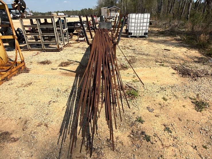 5279---metal-rack-&-69-pc-3/8"-rebar-image-3