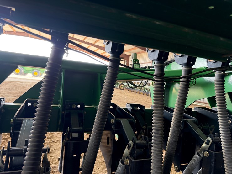 #40294-•-great-plains-2520-25'-grain-drill-image-62