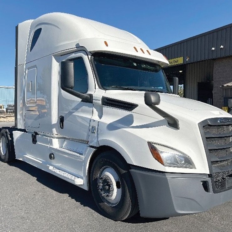 2020 FREIGHTLINER CASCADIA 126