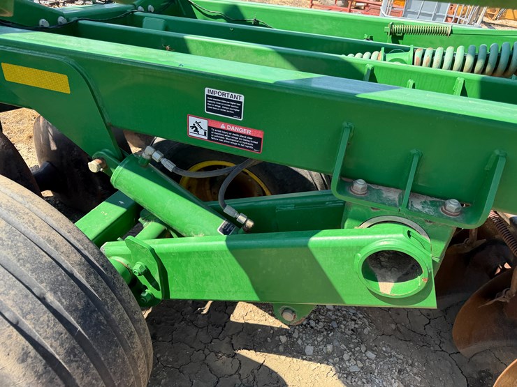 john-deere-2623-image-62