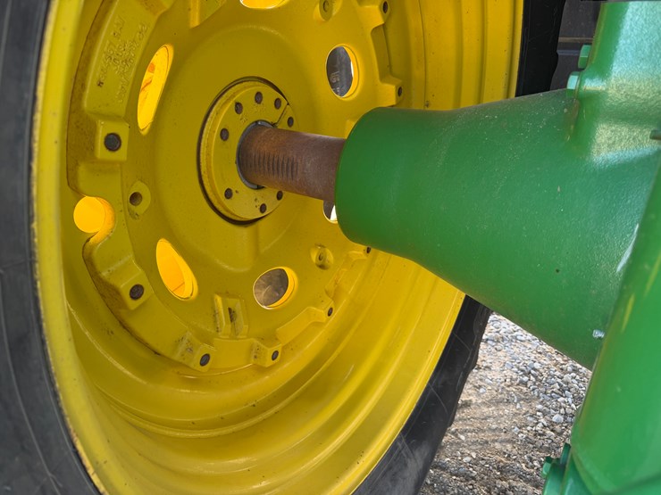 2017-john-deere-8320r-image-13