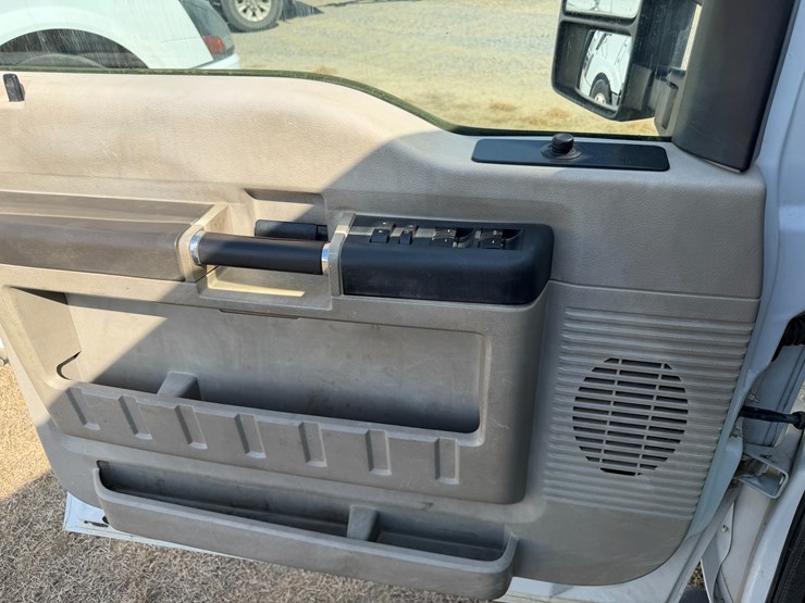 2010-ford-f350-image-60