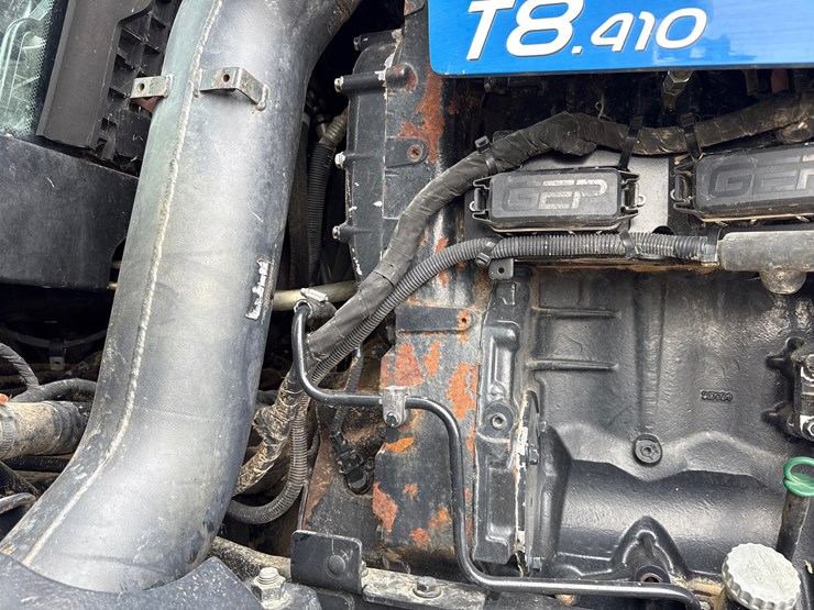 2015-new-holland-t8.410-image-22