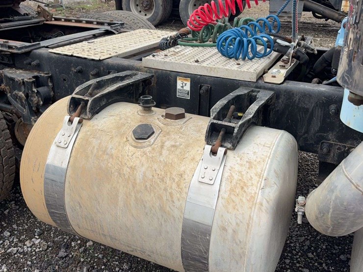 2005-peterbilt-378-image-29