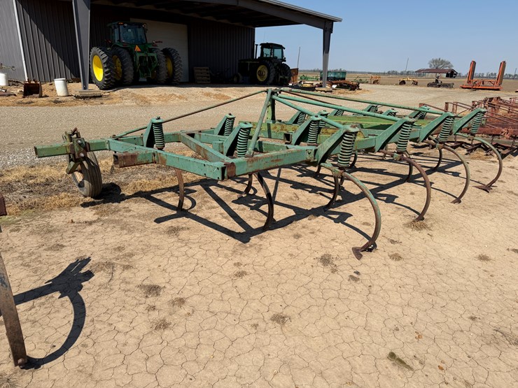 john-deere-16-image-4