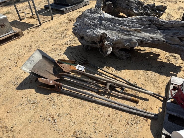 5238---misc-shovels-image-1