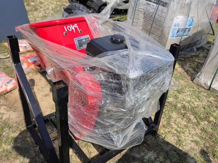 1049---absolute---new---wood-chipper-image-1