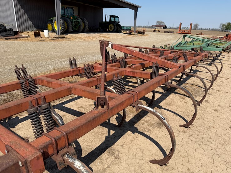 #40328-•-20'-chisel-plow-image-22