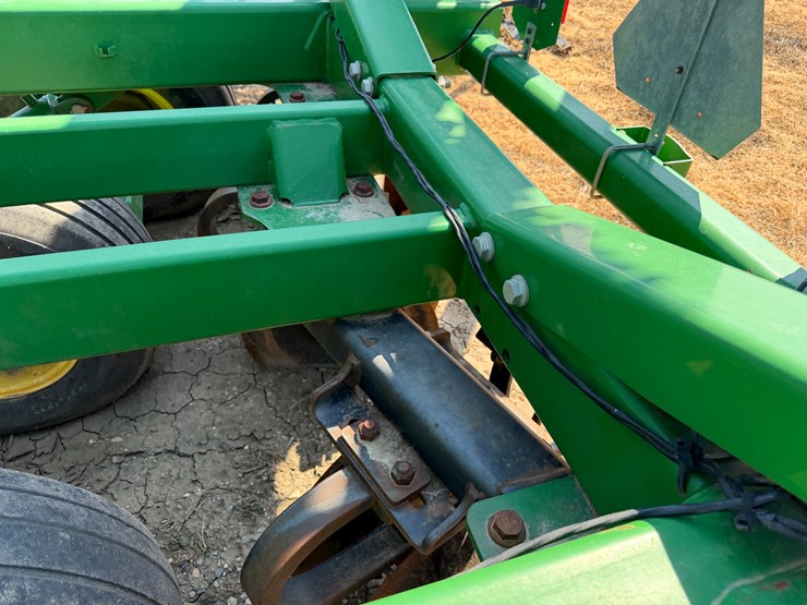 john-deere-2623-image-26