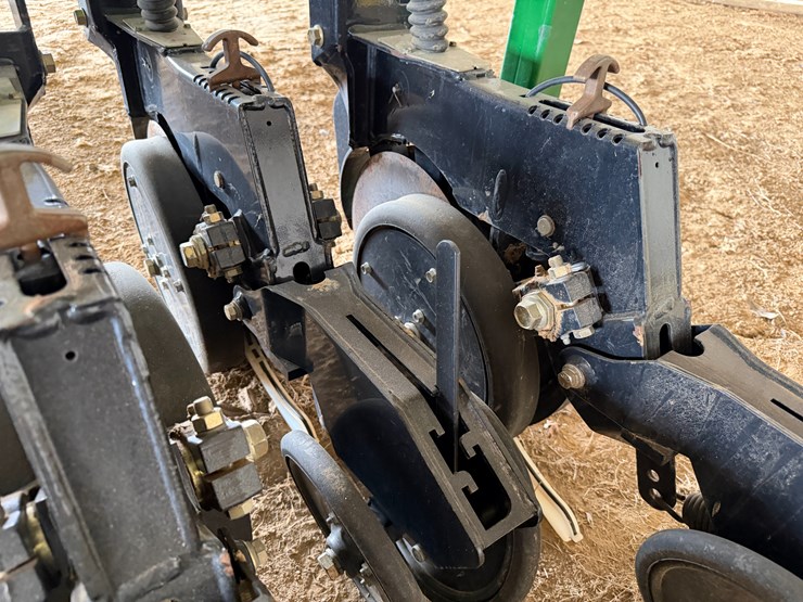 #40294-•-great-plains-2520-25'-grain-drill-image-17