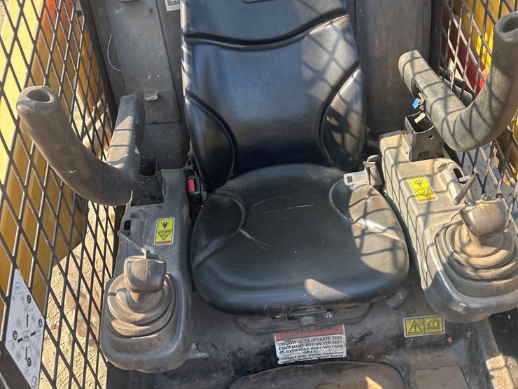 caterpillar-236d-image-18