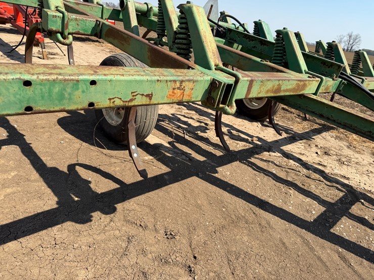 #40325-•-20'-chisel-plow-image-45