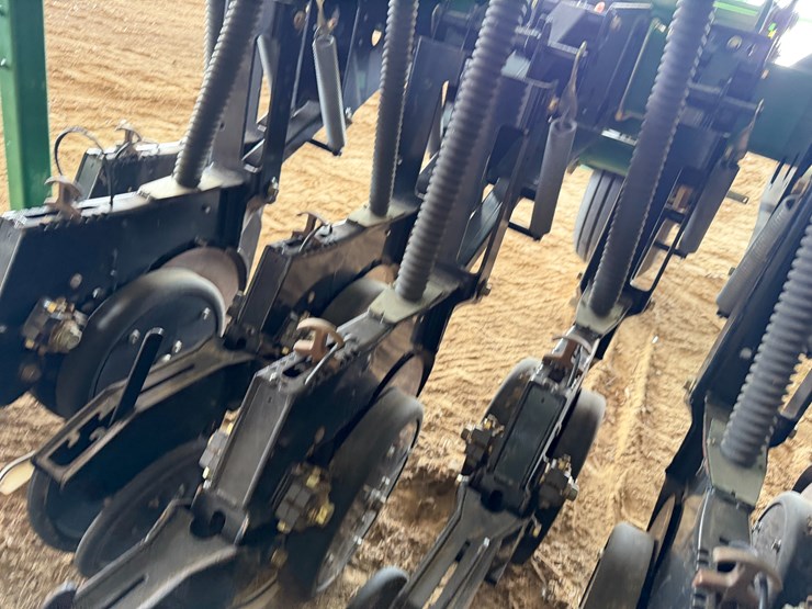 #40294-•-great-plains-2520-25'-grain-drill-image-82