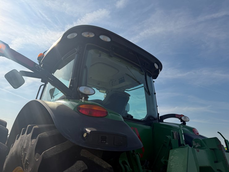2017-john-deere-8320r-image-23
