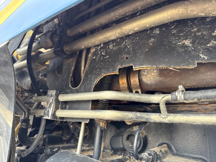 2015-new-holland-t8.410-image-30