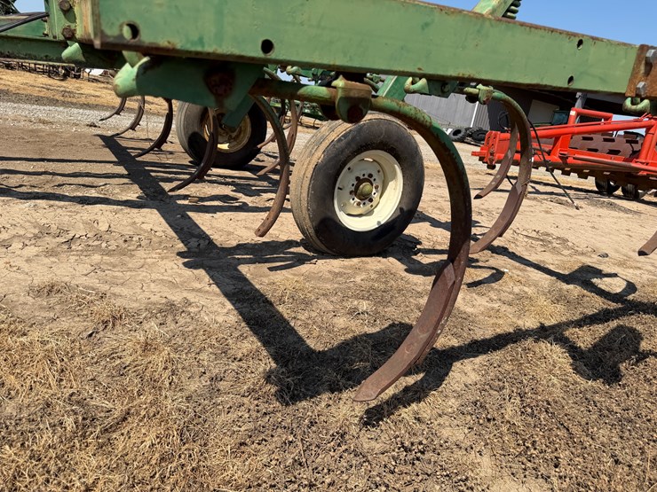 #40325-•-20'-chisel-plow-image-30