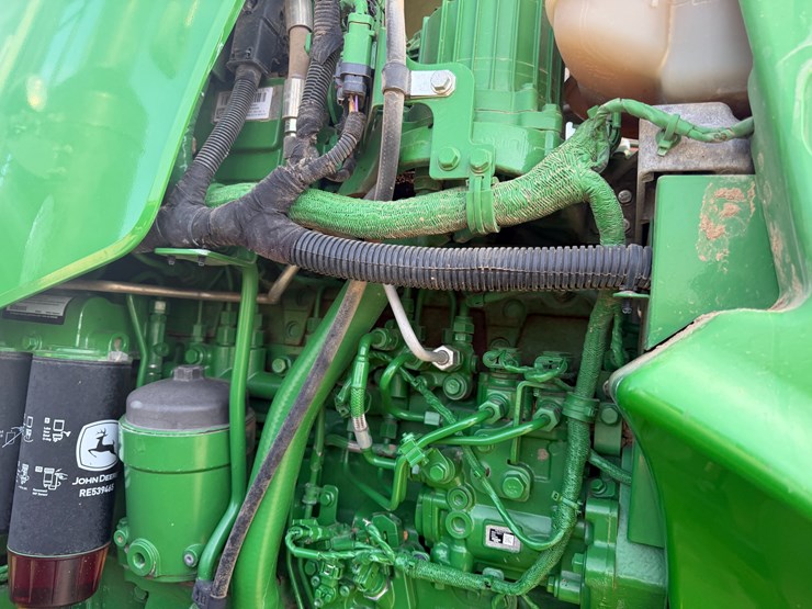 2017-john-deere-8320r-image-54