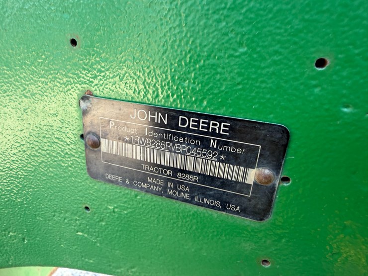 2011-john-deere-8285r-image-74