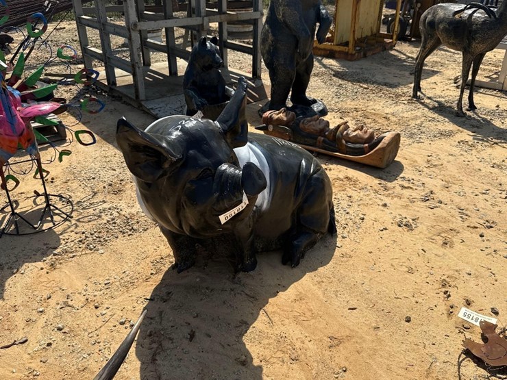 5272---absolute---metal-hog-statue-image-1