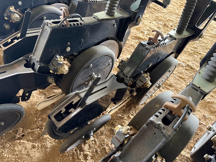 #40294-•-great-plains-2520-25'-grain-drill-image-27