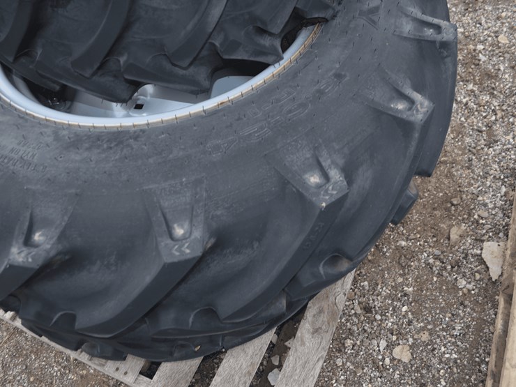 mf-tractor-tire-set-image-3
