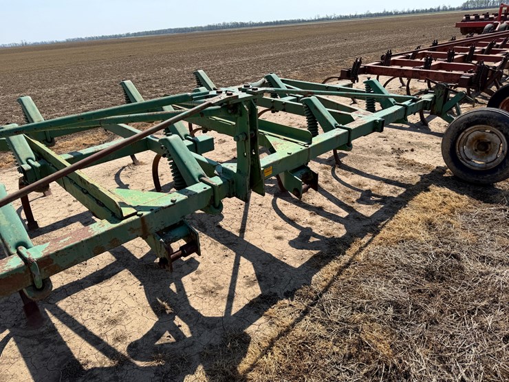 john-deere-16-image-33