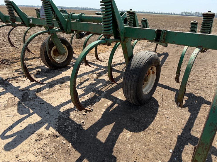 #40325-•-20'-chisel-plow-image-15