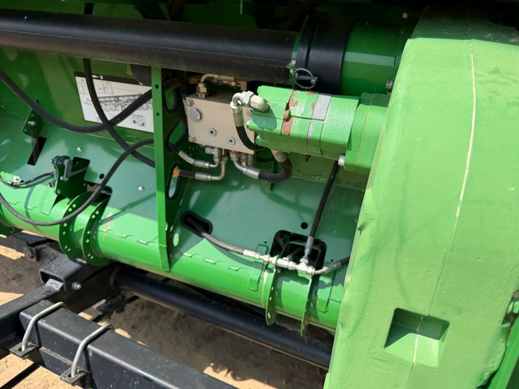 2014-john-deere-30-image-21