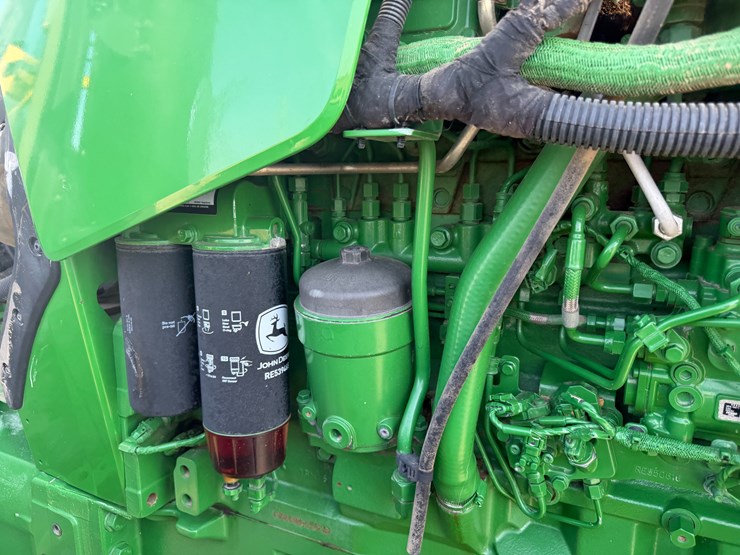 2017-john-deere-8320r-image-56
