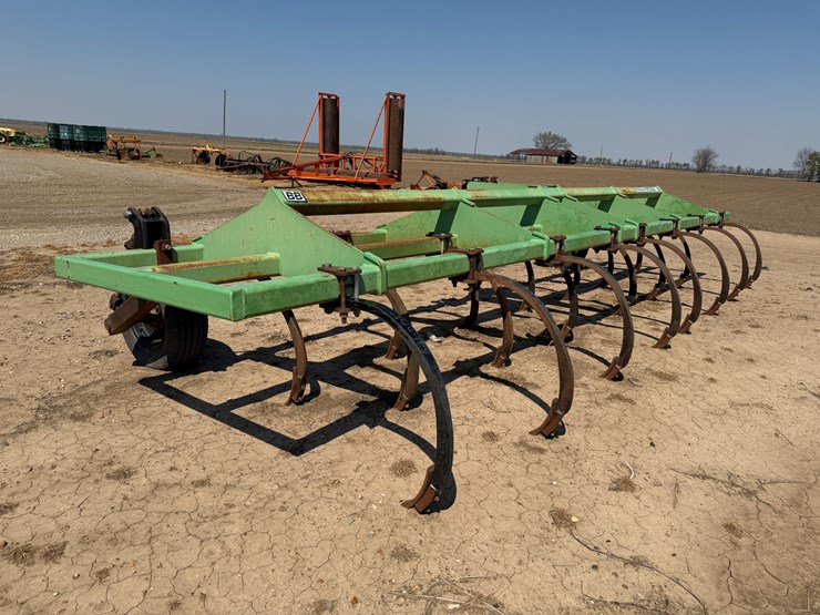 #40333-•-bigham-brothers-23'-chisel-plow-image-4