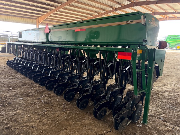 #40294-•-great-plains-2520-25'-grain-drill-image-3