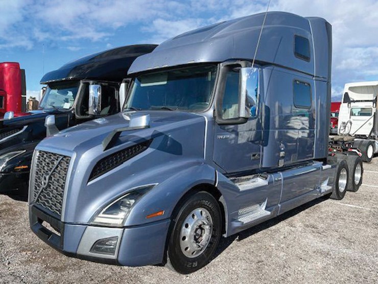 2020-volvo-vnl-860-image-1
