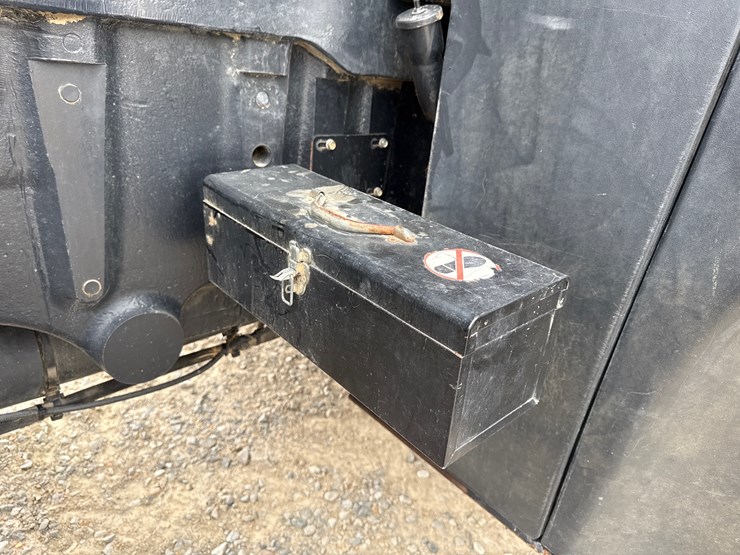 2015-new-holland-t8.410-image-27